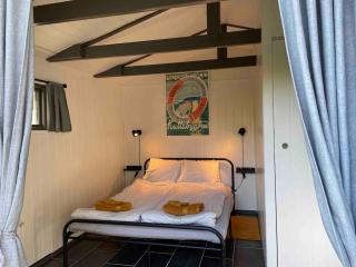 Cottage by the sea - 0