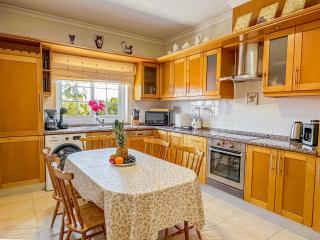 BnB Homes Paradise View Villa with 3 bedrooms & 2 swimming pools - 3
