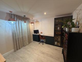 Beautiful and spacious fully refurbished house close to heath - 2
