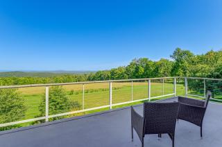 Wellness Retreat w/ Views! Upscale Marlboro Cabin - 0