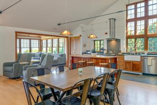 Wellness Retreat w/ Views! Upscale Marlboro Cabin - 3