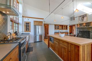 Wellness Retreat w/ Views! Upscale Marlboro Cabin - 1