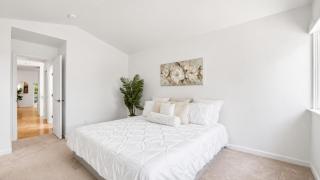 Modern 4BR Retreat with Lake and Mountain View - 6