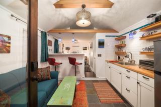 Patio Cottage sleeps 12 kitchen gas fire pit - 7