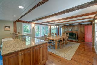 Serene Retreat Near Mt Snow: Great for Groups! - 9