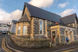 Brunel House by Cwtch Accommodation - 0