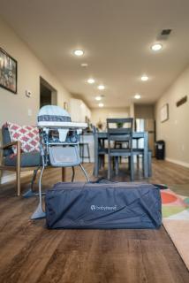 Close to SDC & Strip! 2 King Beds Baby Gear! - 7