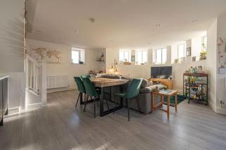 Brunel House by Cwtch Accommodation - 6