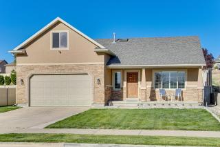 Patio & Mtn Views! Group Getaway in South Jordan - 0