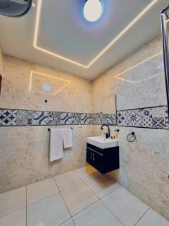 Pyramids hotel& free pick up - 1