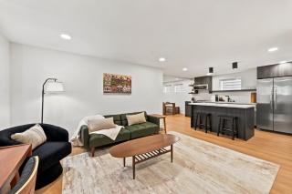 Brand-New Modern 2BR Private with AC and Free Parking - 0