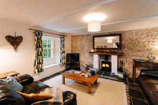 Family-friendly cottage - walk to stunning beach - 7
