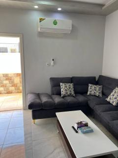 Cozy Private Room in Aqaba with Host present - 2