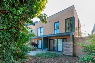 Stylish Townhouse in City Centre with Free Parking - Pass the Keys - 6