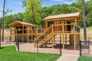 The Lazy Beaver Lodge - Hot Tub - 5