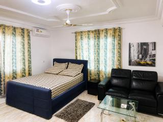 Big Papa Hotel - 5