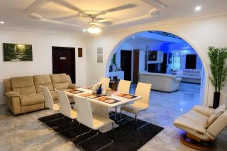 Big Papa Hotel - 3