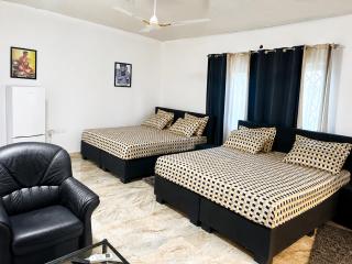 Big Papa Hotel - 1