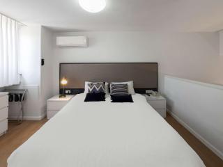 Beachfront Azure Duplex - 8