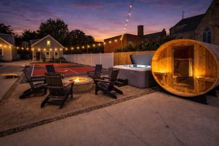 3 Homes Hot Tub Sauna & Pickleball Retreat - 8