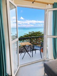 MéMé's Ocean View Apartment - 3