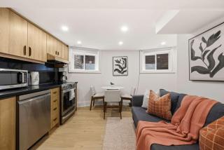 Stylish 2BR West End Oasis Near High Park - 3