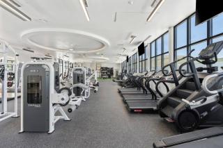 Vibrant 1BD 1BA Pool, Gym, HTub, Bowling and More - 5