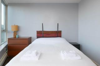Luxury Central Condo with Pool Jacuzzi & Sauna - 2
