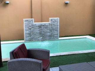 LUXURIOUS 3 BEDROOM HOUSE IN GOLD COAST - 0
