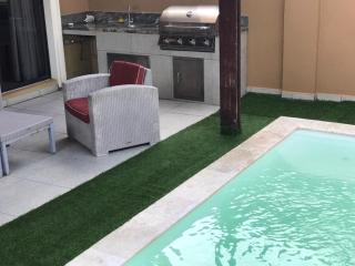 LUXURIOUS 3 BEDROOM HOUSE IN GOLD COAST - 7
