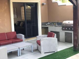LUXURIOUS 3 BEDROOM HOUSE IN GOLD COAST - 5