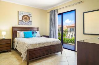 LUXURIOUS 3 BEDROOM HOUSE IN GOLD COAST - 3