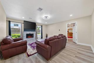Lakefront Retreat by The Woodlands with Dock - 2