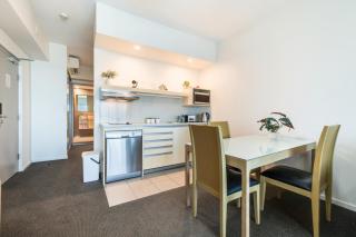 The Level 18 Life Spacious 1 Bed Apartment with Pool - Darwin - 8