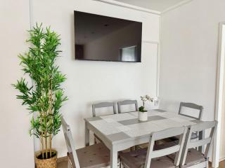 Stylish Apartment near Airport & Train - 6