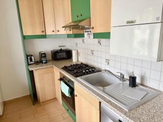Stylish Apartment near Airport & Train - 2