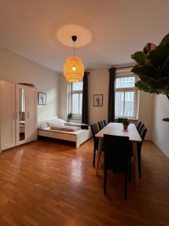 Central 3-Bedroom Apartment with Free Parking - 6