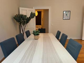 Central 3-Bedroom Apartment with Free Parking - 5
