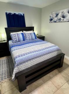 Comfy 2BR 1BA Apt - 7