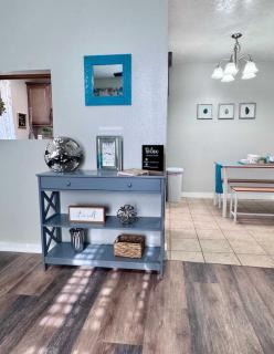 Comfy 2BR 1BA Apt - 2