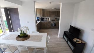 Spacious 3-Bed Modern Home in Dartford - 7