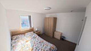 Spacious 3-Bed Modern Home in Dartford - 2