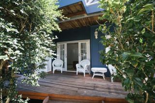Charming Beach Cottage - Stroll to Cafes, Beach & Creek - 4
