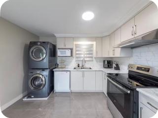 Spacious 3BR & 2BA Family Home in Delta,Sleeps 12 - 2