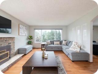 Spacious 3BR & 2BA Family Home in Delta,Sleeps 12 - 6