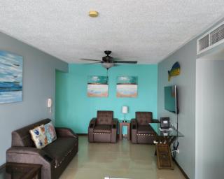 3BR Jacó Condo, Pool, Fast Wifi, Walk to Beach - 9