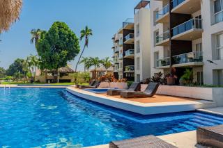 Acapulco Getaway Pool & Jacuzzi 2 BR - 4