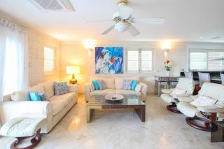 Stunning Beachfront Condo on Paynes Bay - 2