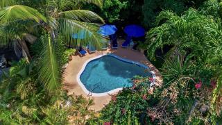 Poolside Paradise Near Beach - Pavilion Villa - 0