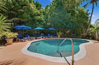 Poolside Paradise Near Beach - Pavilion Villa - 9
